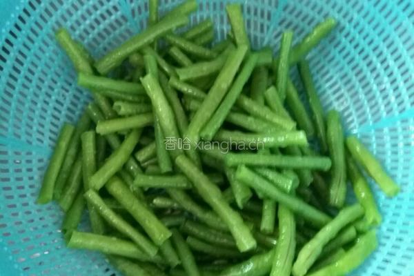 凉拌豆角的做法图解4