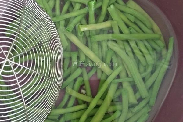 酱香豇豆的做法图解3