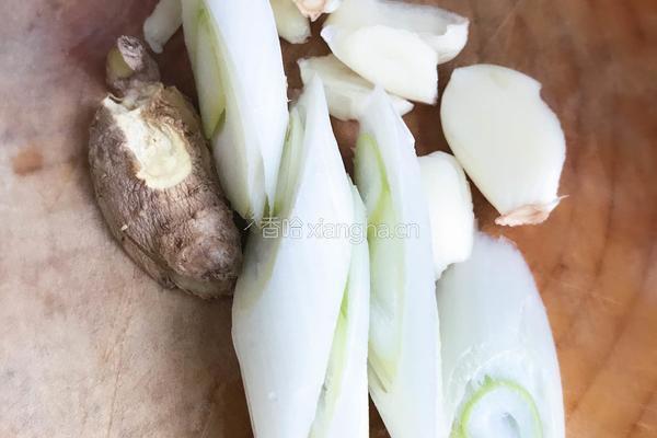青椒牛肉的做法图解1