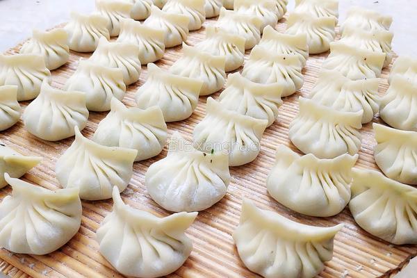 包蛋煎饺的做法图解1
