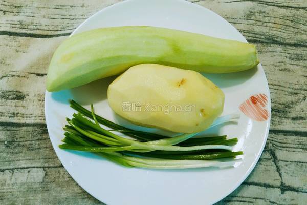 土豆丝茄子饼的做法图解1