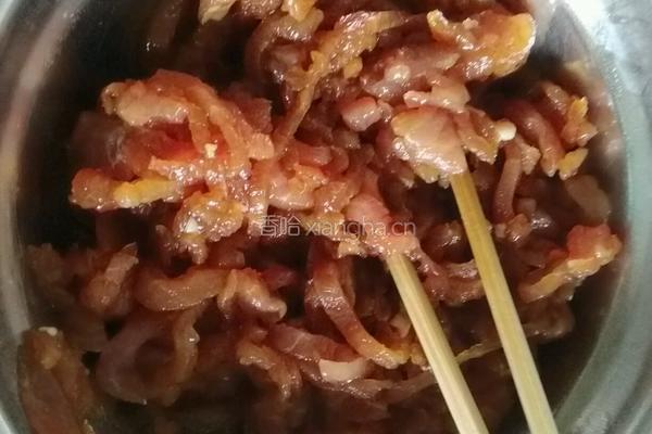 肉丝炒玫瑰大头菜的做法图解2