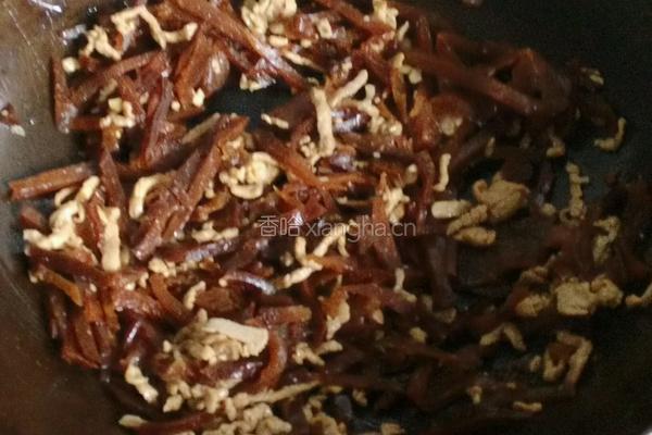 肉丝炒玫瑰大头菜的做法图解4