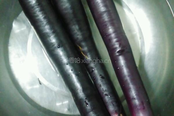 凉拌手撕茄子的做法图解2