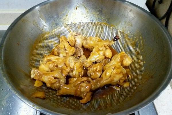 五香鸡翅根的做法图解10