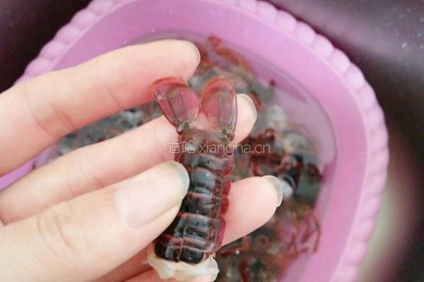 麻辣虾尾的做法图解2