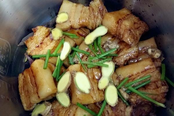 电压锅炖五花肉的做法图解7
