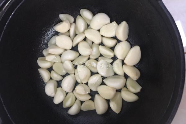 红烧蝶鱼头的做法图解2