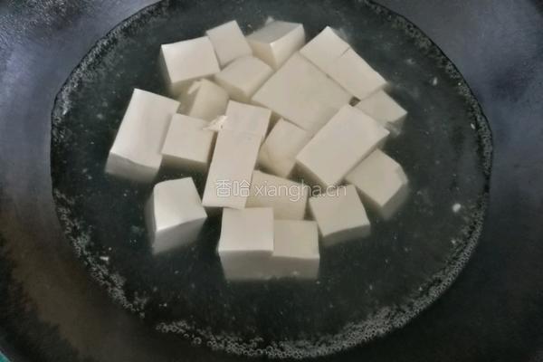 糖醋嫩豆腐的做法图解1