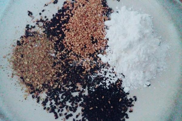 香煎芝麻豆腐的做法图解1