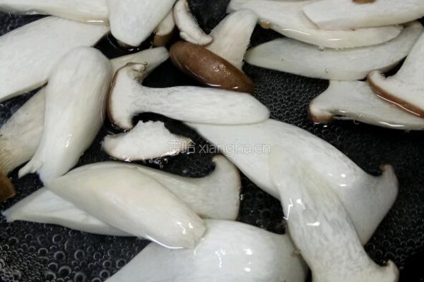 瓜果牛肉粒的做法图解5