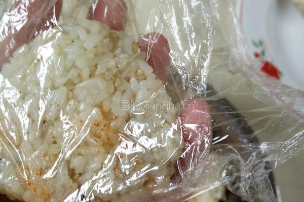 简单饭团的做法图解4