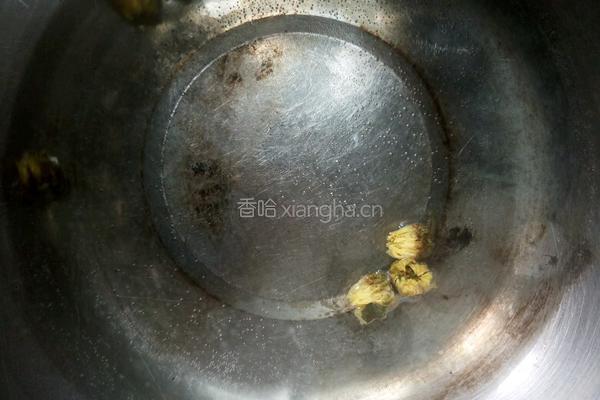 菊花蜂蜜茶的做法图解2