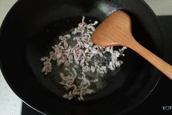 肉丝鸡蛋面的做法图解2