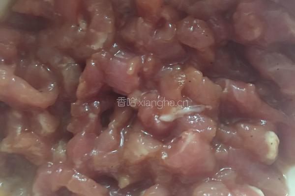杏鲍菇炒肉丝的做法图解1