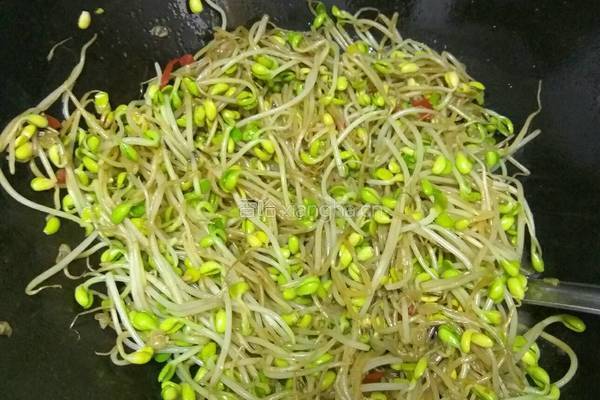 炝炒黄豆芽的做法图解2