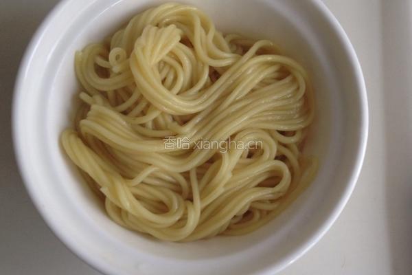 葱油鸡汤面的做法图解6