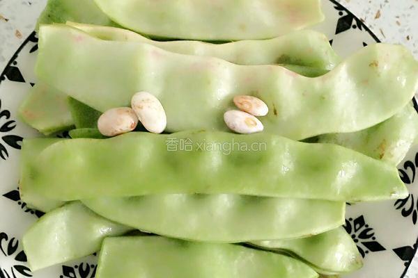 土豆炖豆角的做法图解1