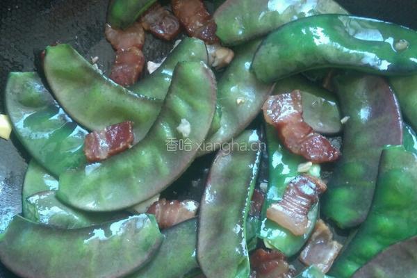 腊肉炒紫扁豆的做法图解9