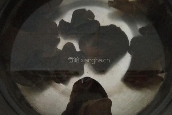 豆腐木耳肉丸汤的做法图解2