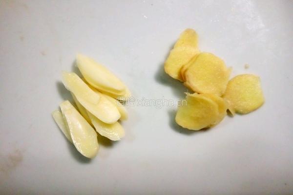 罗非鱼烧青茄的做法图解3