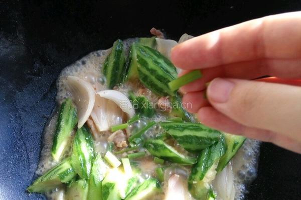 瘦肉洋葱炒丝瓜的做法图解8