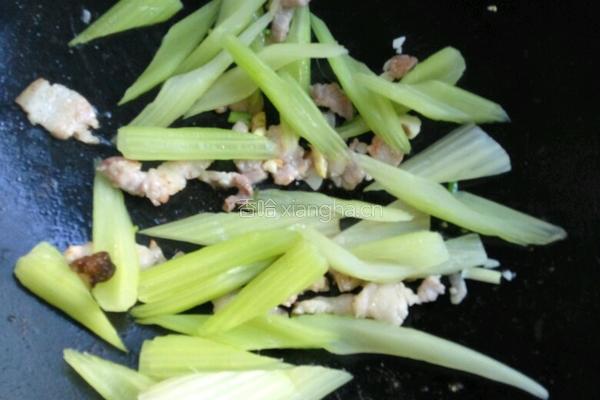 白菜花炒杂菜的做法图解3