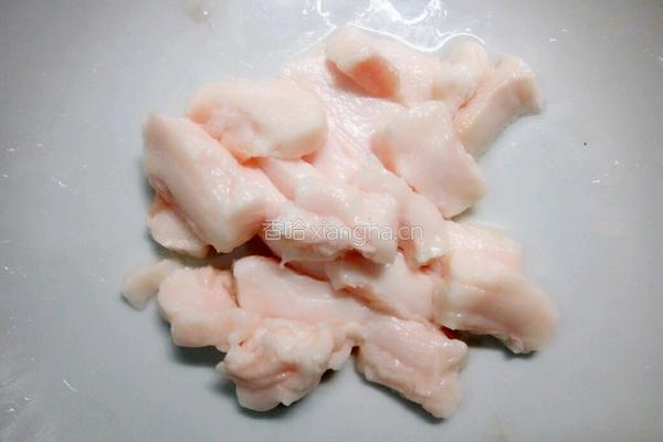 猪油渣炒卷心菜的做法图解3