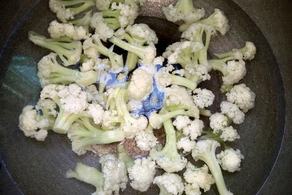 花菜炒肉的做法图解4