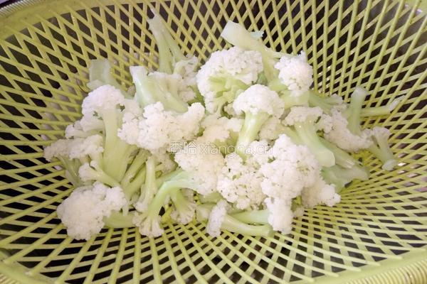 花菜炒肉的做法图解5