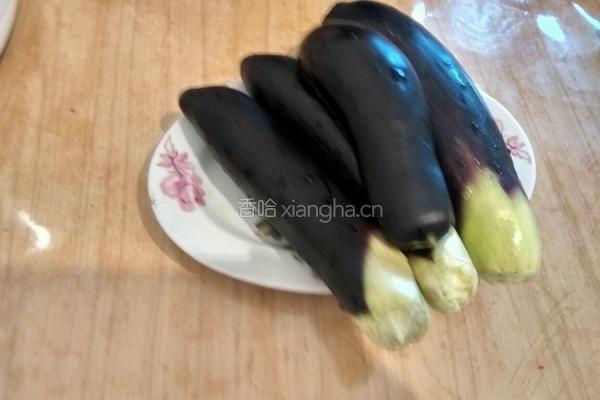 尖椒炒茄丝的做法图解1