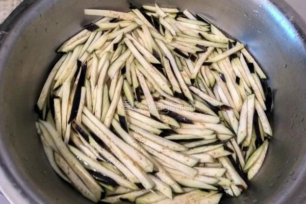 尖椒炒茄丝的做法图解4