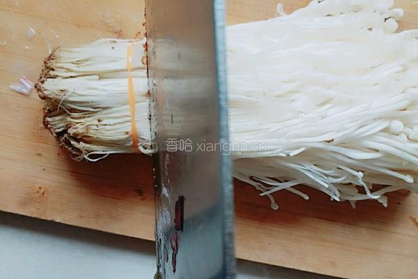 香辣金针的做法图解1