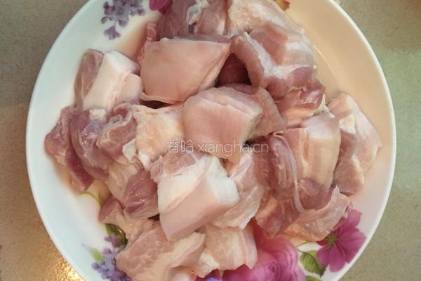 鹌鹑蛋红烧肉的做法图解3