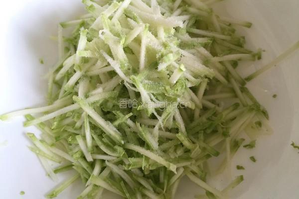 角瓜鸡蛋虾仁蒸饺的做法图解6