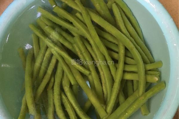 凉拌长豆角的做法图解5