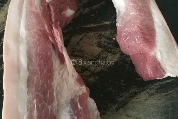 红烧肉（无酱油）的做法图解1