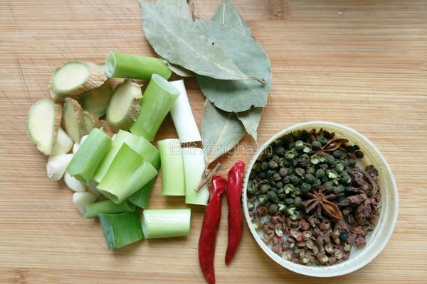 红烧牛肉炖土豆的做法图解4