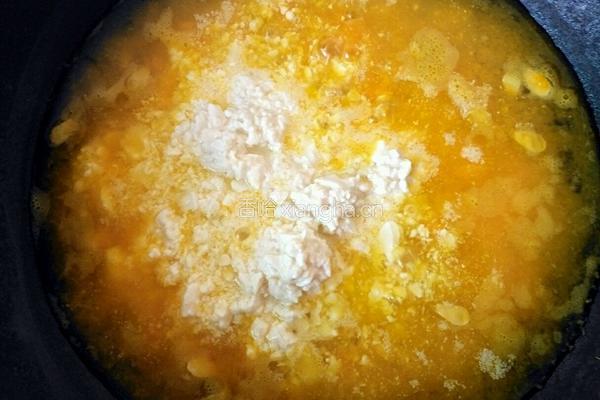 虾仁豆腐南瓜炖的做法图解4