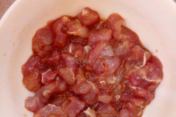 玉米胡萝卜瘦肉粥的做法图解2