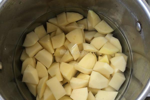 蓝莓霜糖土豆泥的做法图解1