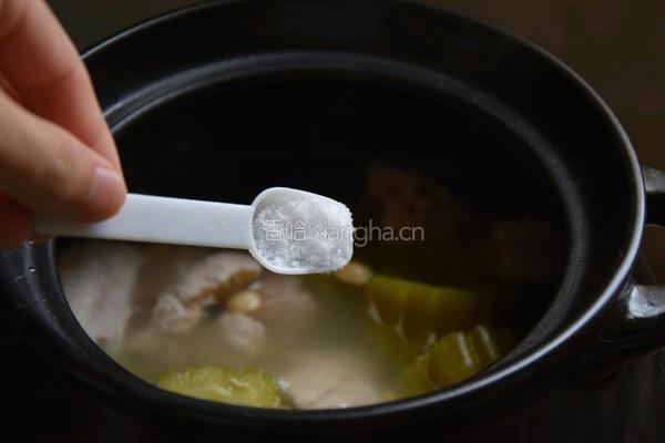 苦瓜黄豆排骨汤的做法图解6