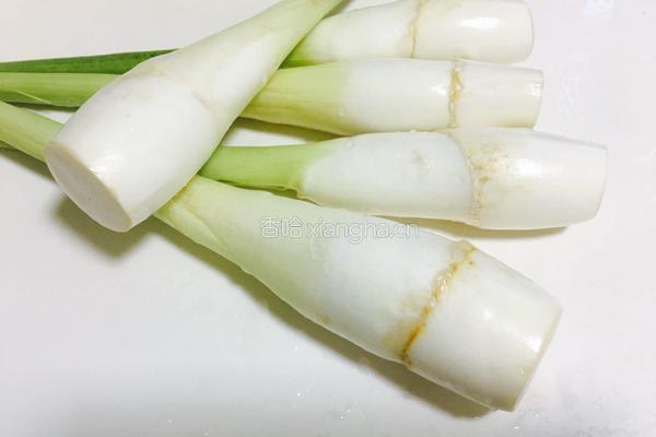 清炒茭白丝瓜的做法图解1