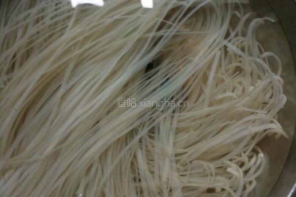 卤猪脚汤薯粉的做法图解2