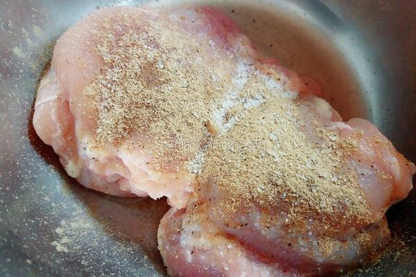 香辣鸡腿肉的做法图解3