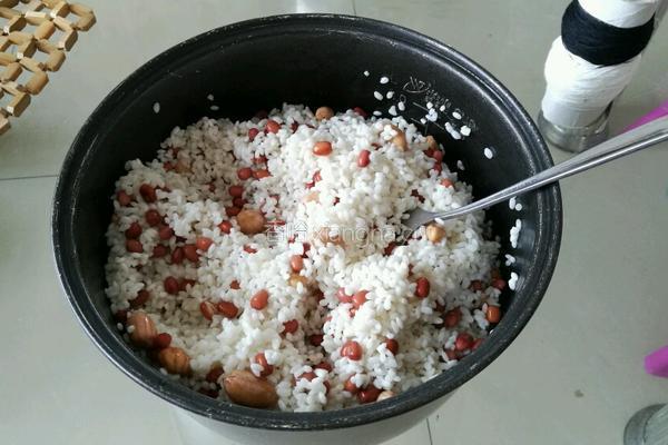 红豆花生糯米粽的做法图解3