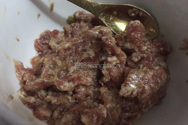 牛肉饺子饼的做法图解1