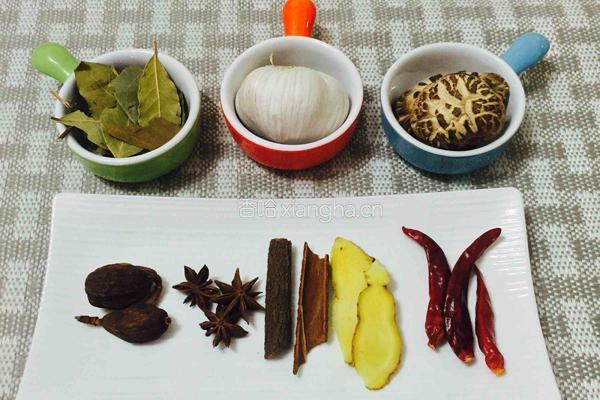 卤牛肉的做法图解1