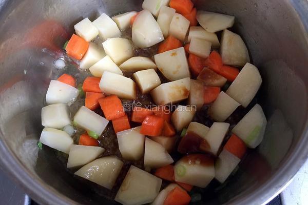 牛肉焖饭的做法图解7