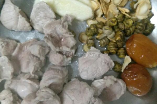 花旗参石斛炖瘦肉的做法图解2